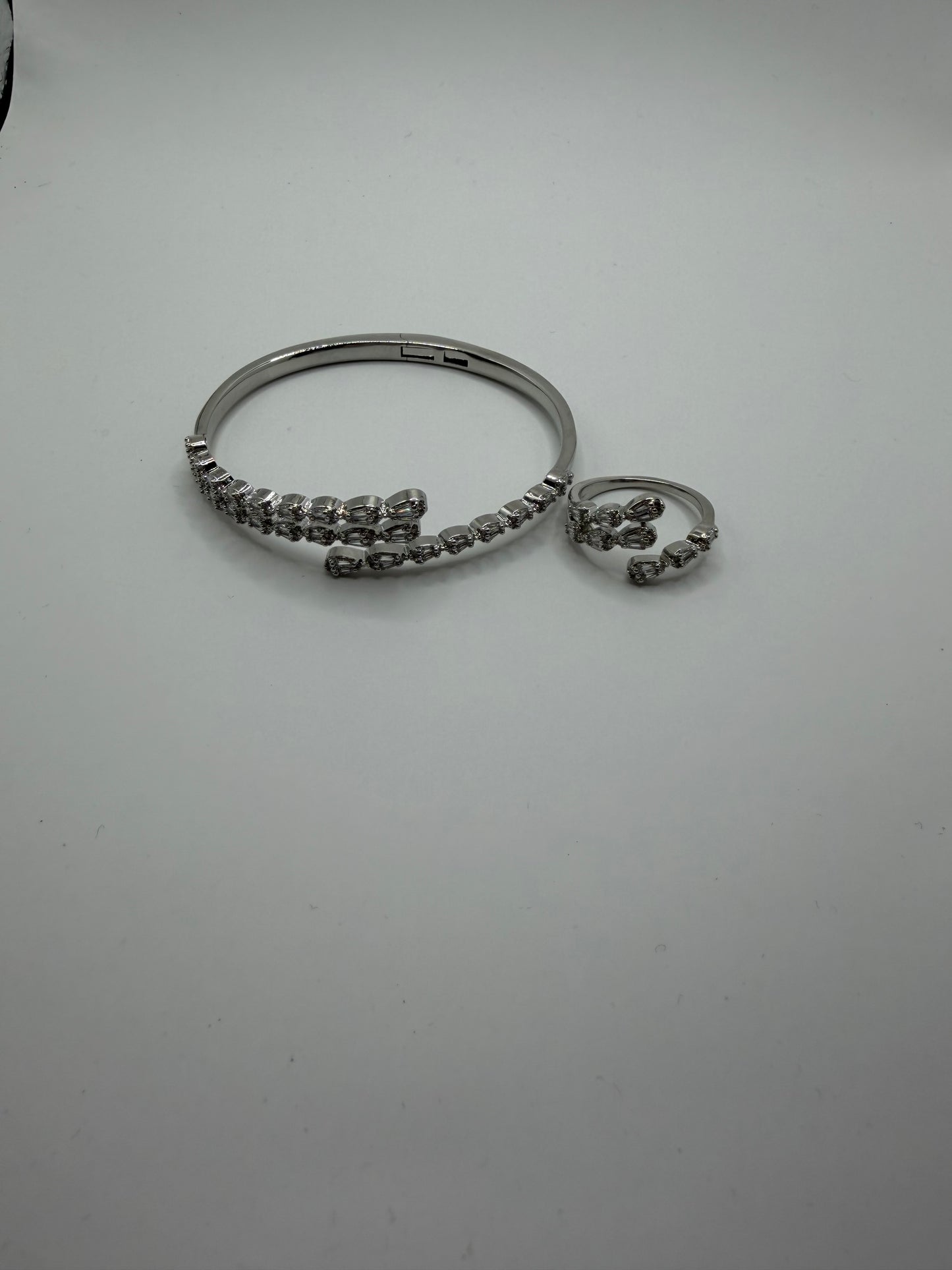 Marquise Vine Bangle & Ring Set – 18K White Gold Plated