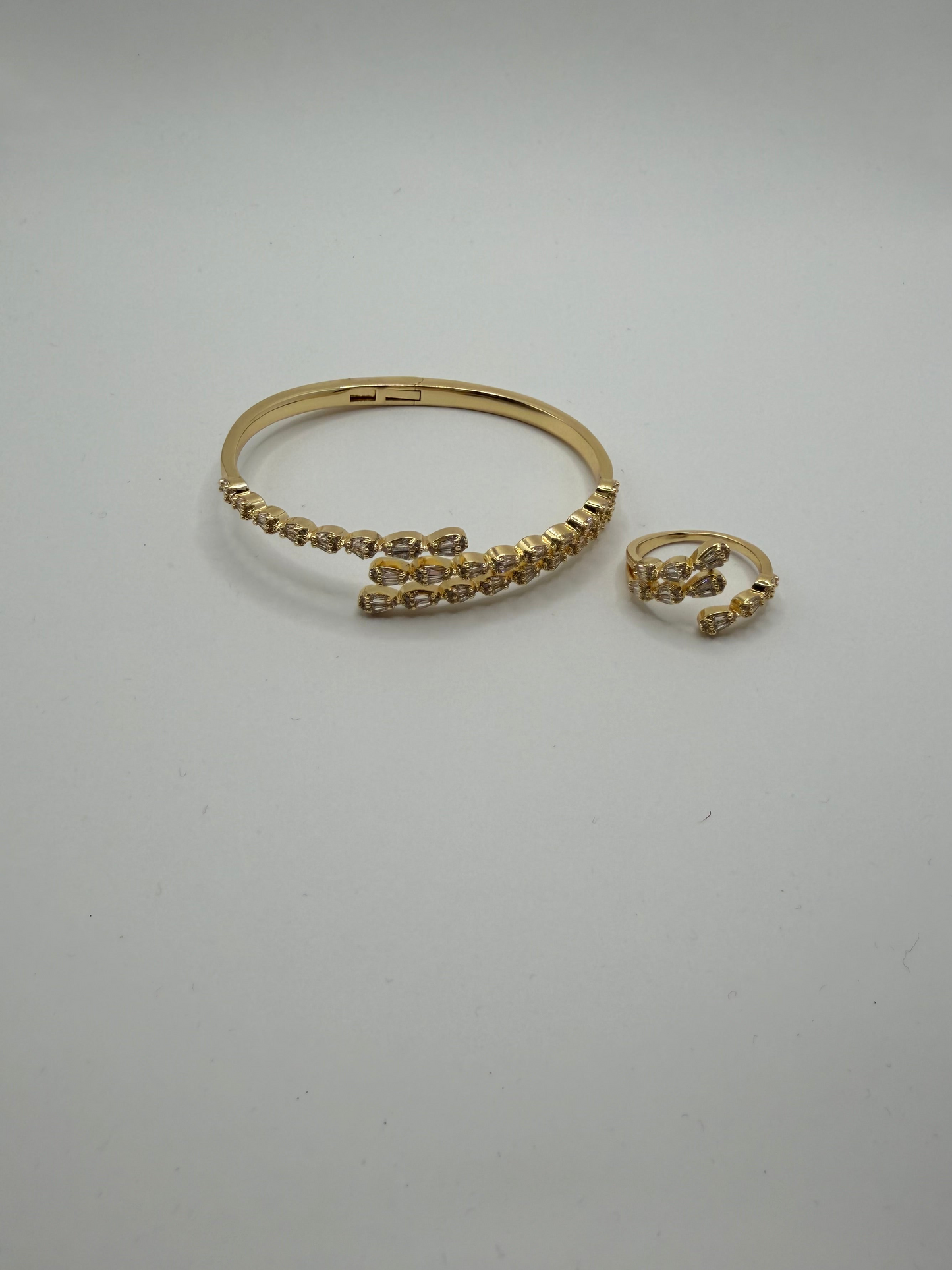 Marquise Vine Bangle & Ring Set – 18K White Gold Plated