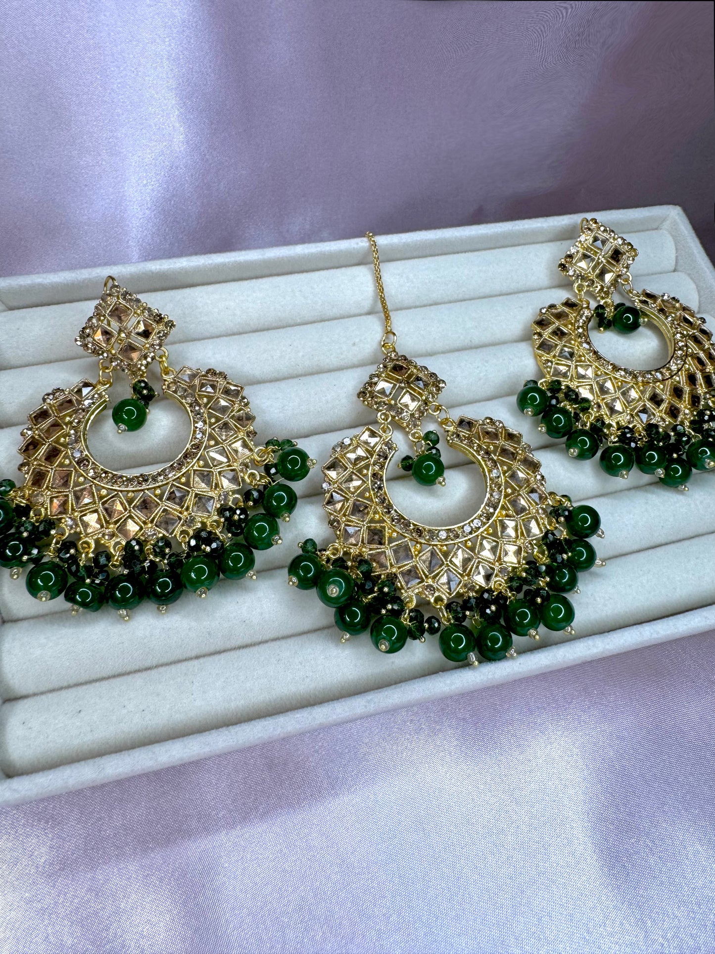 Anisa earrings and tikka set - green