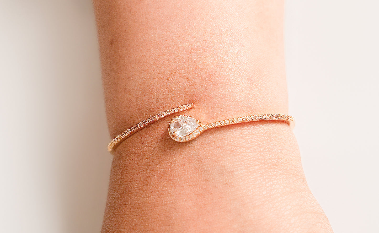 Halo Drop Bangle
