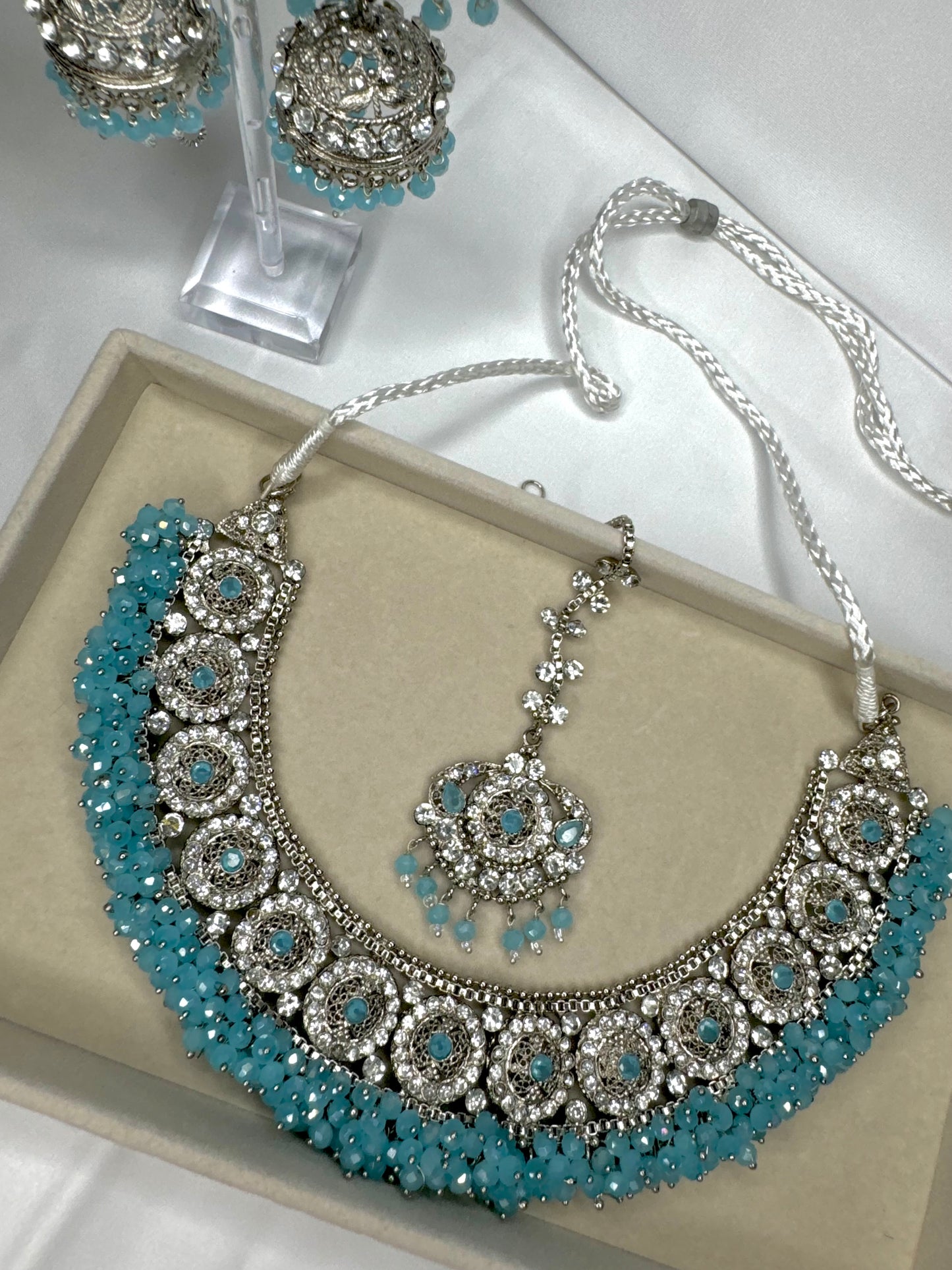 Amirah Necklace set - Light blue on silver