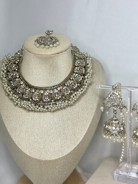 Amirah Necklace set - White on silver