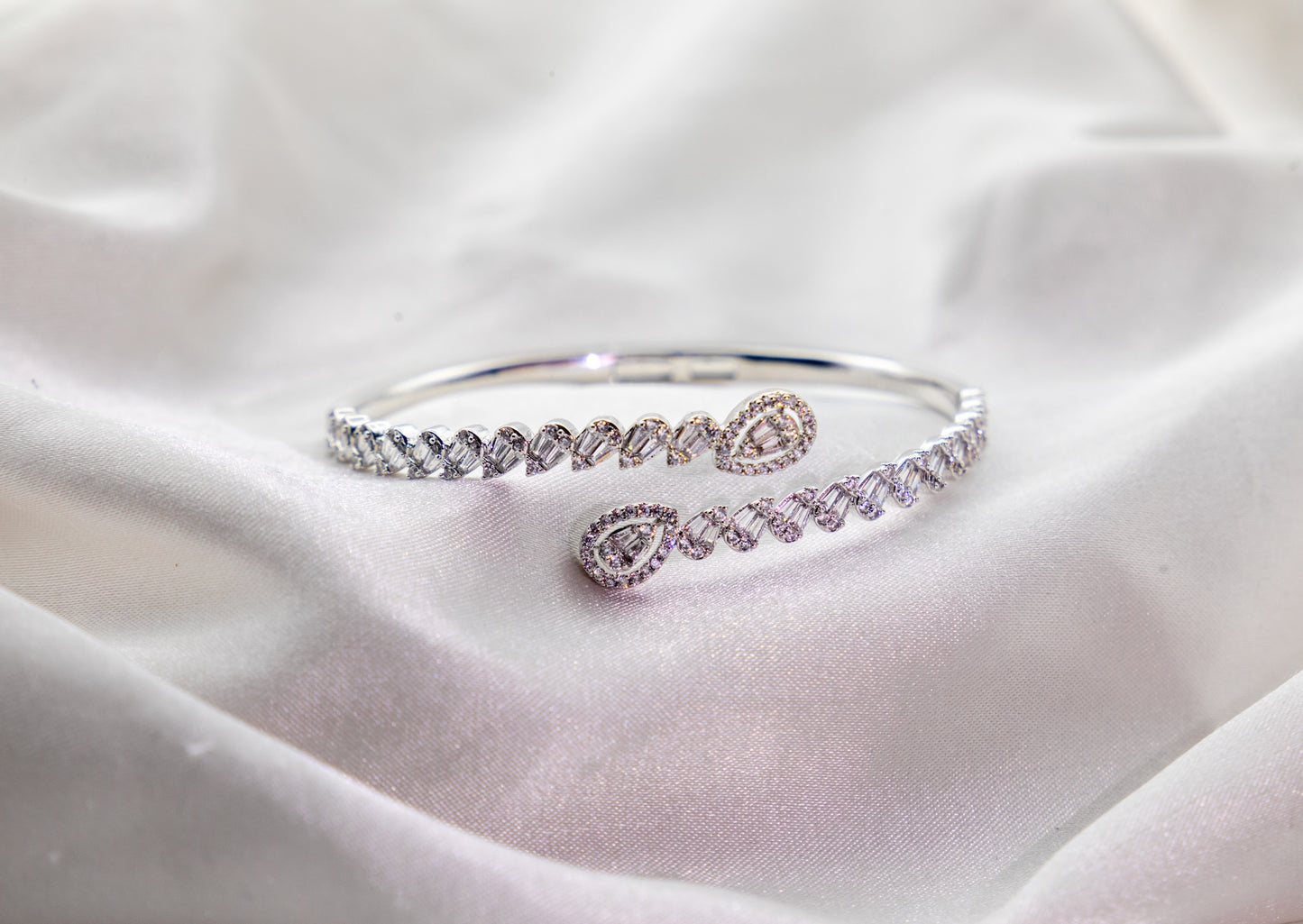 Luna Pavé Bangle