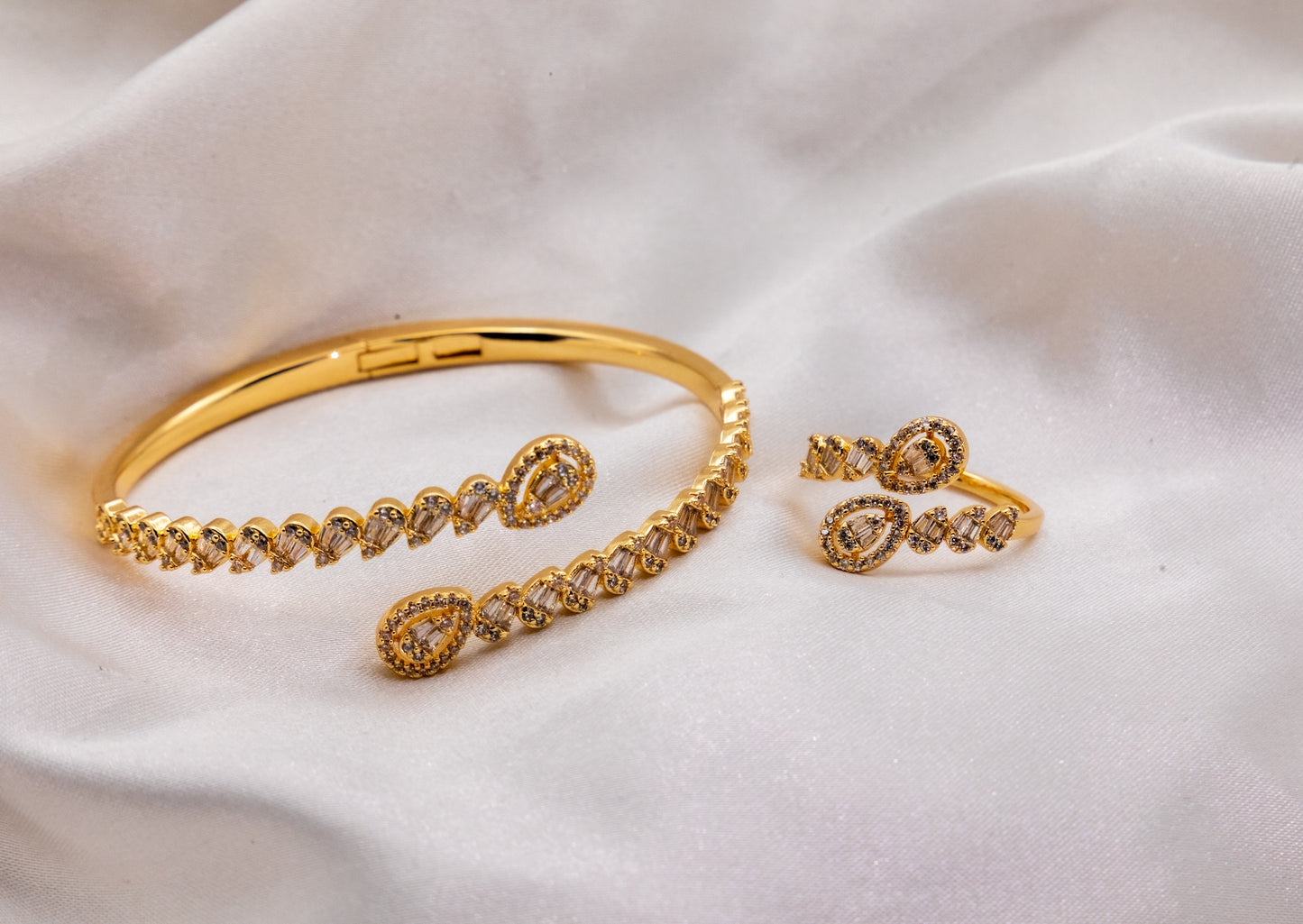 Celeste Teardrop Bangle & Ring Set – 18K White Gold Plated